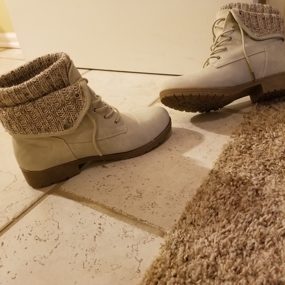 Jessica Cline boots size 9M